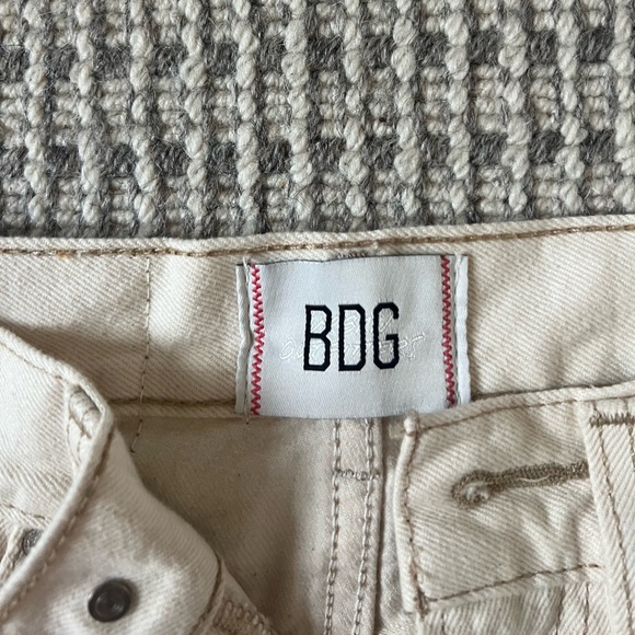Urban outfitters BDG cream jean shorts - Picture 3 of 3